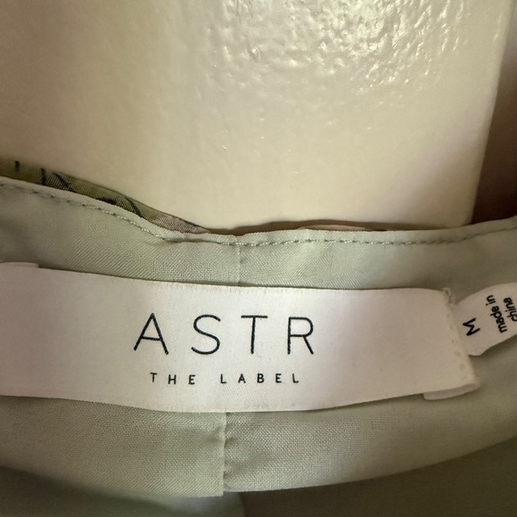 ASTR The Label Floral Tenley Ruched Top Short Puff Sleeves Size Medium - Picture 10 of 12